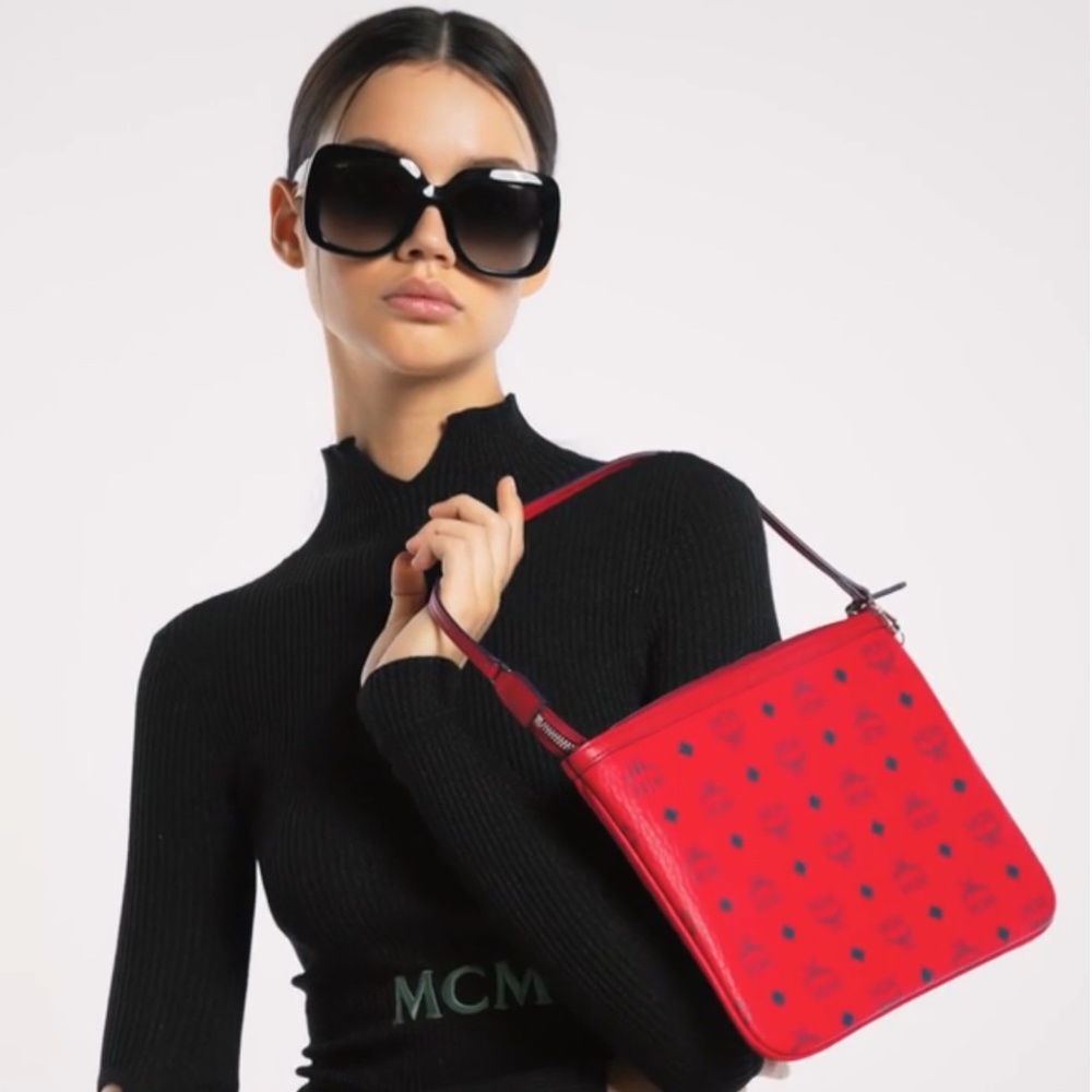 NWT #AUTHENTIC 🎒 #MCM🎒MONOGRAM LIZ SHOPPER 👜POUCH🎒w/STRAP in VIBRANT 🎒RED